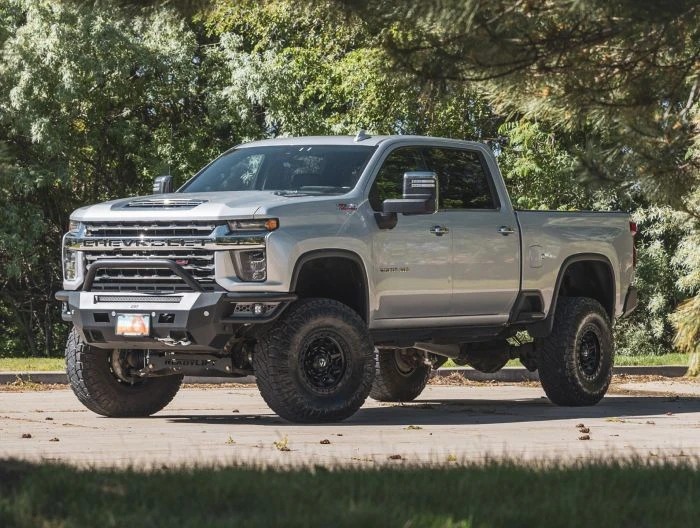 8\'\' MAX3.3 Suspension System W/ Falcon 3.3 Shocks And Fab UCA Arms - 2020-2024 GM Silverado / Sierra 2500HD/3500HD